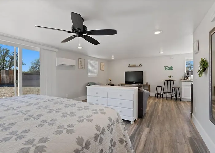 Adorable Casita With Outdoor Entertainment 3*